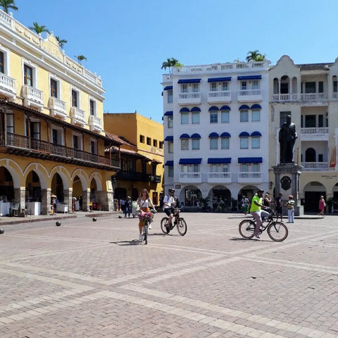 Guided bike tour passing by historic sites in Getsemani, Cartagena - Juan Ballena